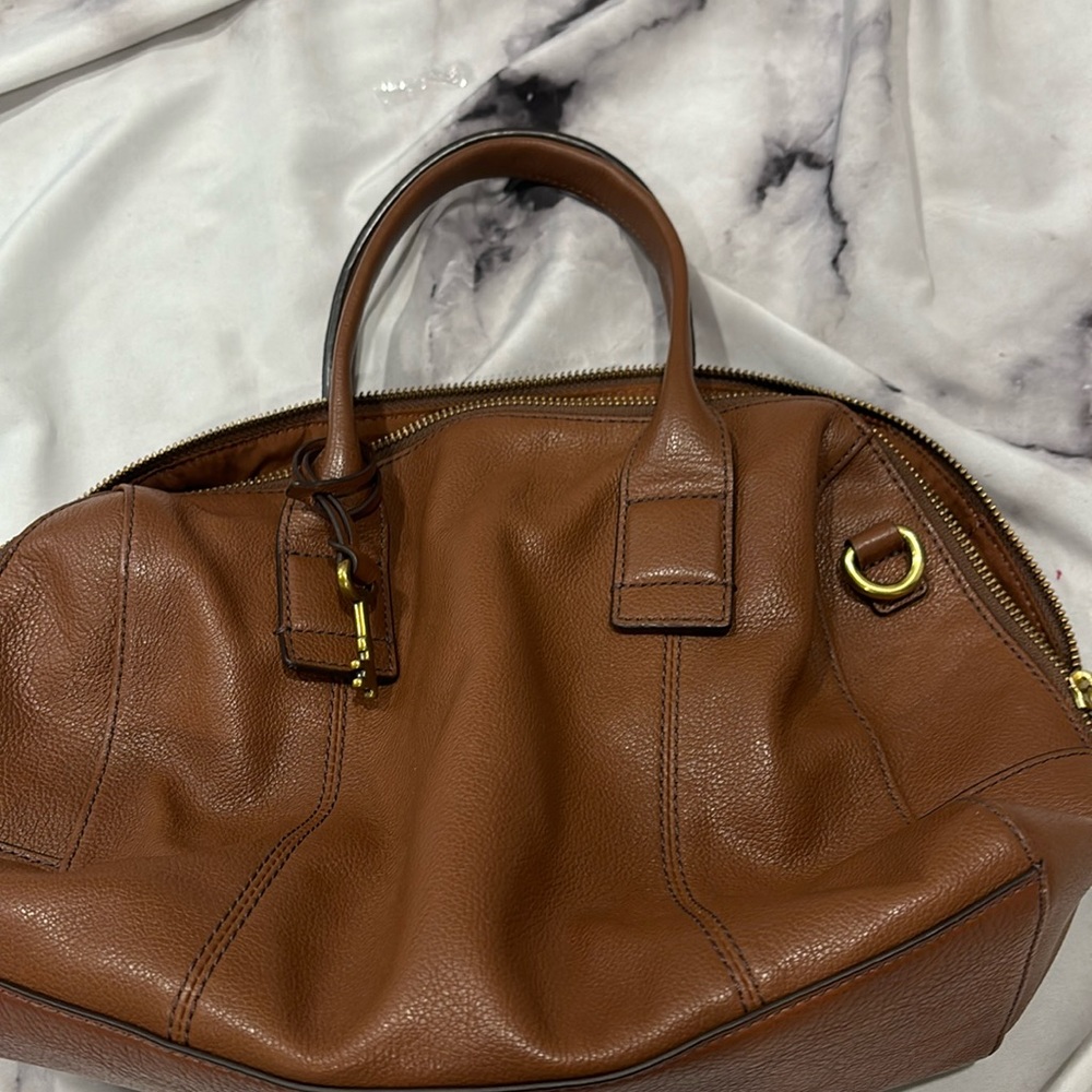 Fossil brown bag in great condition